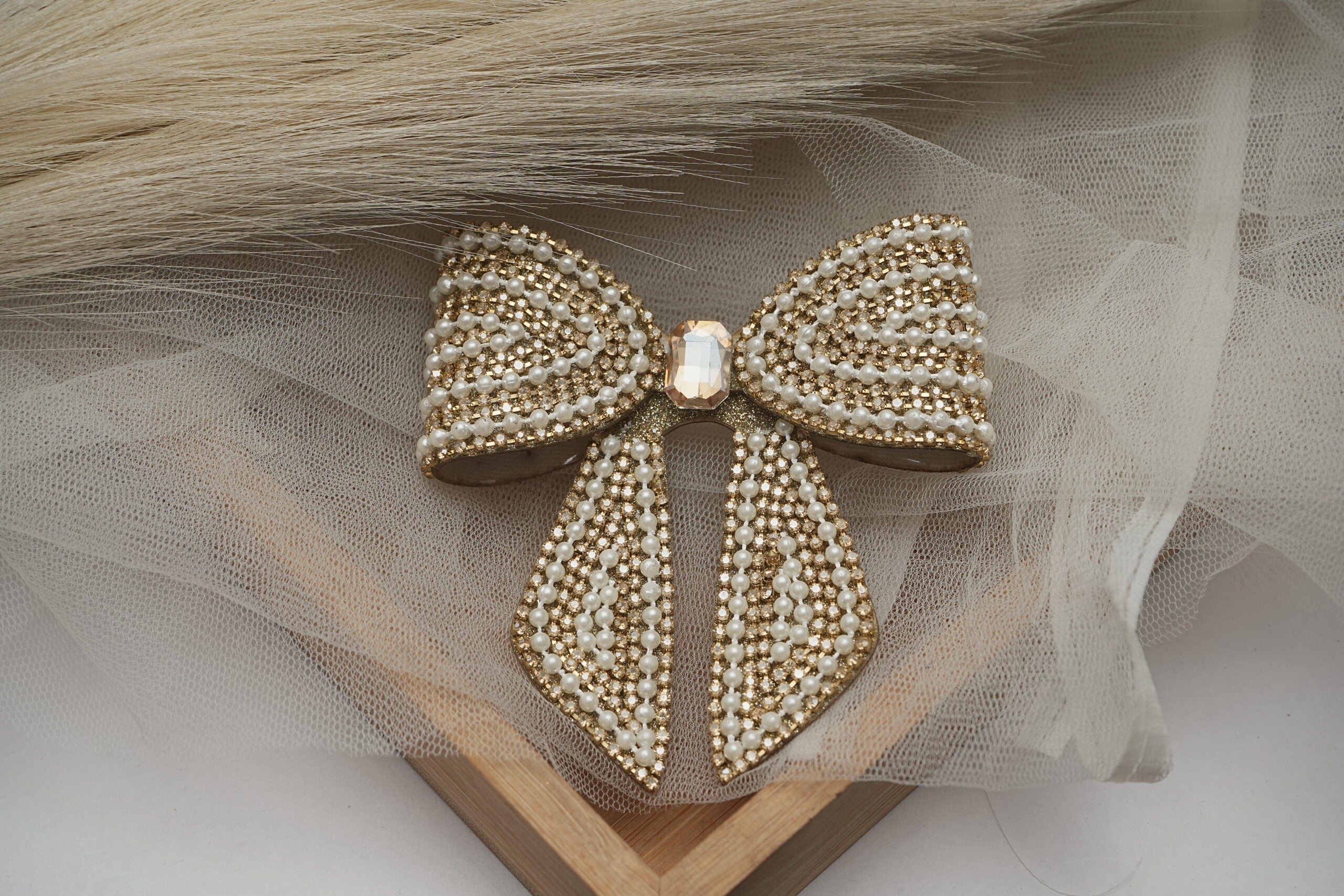 pearl hair bow
